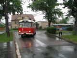 16.05.2009 - Hradec Králové: historický trolejbus č. 358 přijíždí na odjezdové stanoviště konečné Nový Hradec Králové © PhDr. Zbyněk Zlinský