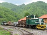 10. 5. 2009: Zmiešaný vlak v čele s TU 45.001 je vo Chvatimechu pripravený na odchod, © štb