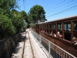 03.06.2009 - Mirador Pujol de''n Banya: protijedoucí vlak v čele s elektrickým vozem AAB 1 © PhDr. Zbyněk Zlinský