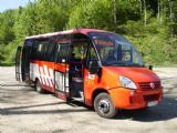 Mikrobus ev.č. 372 DPmP čeká na nově zřízené konečné Borkút. 1.5.2009 © Jan Přikryl