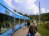 Tramvaj řady 2200 ZET přijela na konečnou Mihajlevac, v pozadí čeká ''horská'' linka 15. 4.5.2009 © Jan Přikryl