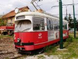 Odstavená vídeňská tramvaj stojí ve vozovně Alipašino Pole řadu let bez využití. 6.5.2009 © Jan Přikryl