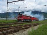 T 679.1578 + T 679.1168 odchádzajú do Harmanca ako požiarny vlak, Vrútky, 30.5.2009 © lacino.h