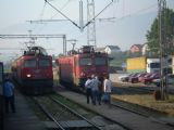 18.07.2009 - Prijepolje: osobný vlak do stanice Priboj priberie ešte príprah © Ivan Schuller