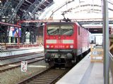 03.07.2004 - Dresden Hbf: lokomotiva 143:359-8 na postrku vlaku linky S1 S-Bahn 7032  Schöna - Meißen Triebischtal © PhDr. Zbyněk Zlinský