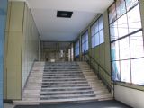 19.08.2009 - Hradec Králové: bývalé Ředitelství státních drah, schody z vestibulu do levé části © PhDr. Zbyněk Zlinský