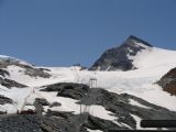 25.07.2009 - Matterhorn Glacier Paradise. Pohľad na zasnežené zjazdovky. Aj v strede horúceho leta sa lyžovalo © Martin Kóňa