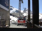25.07.2009 - Matterhorn Glacier Paradise. Prichádzajúca lanovka práve vchádza do stanice Trockener Steg. Náš posledný prestup pred cieľom © Martin Kóňa