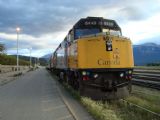 18.9.2009 - Jasper, AB. Lokomotívy 6449 a 6437 (obe typu F40PH-2) VIA Rail Canada v čele vlaku © Michal Stríž