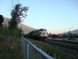 25.9.2009 - Revelstoke, BC. ''Royal Canadian Pacific'' prechádzal mestom na západ. V čele sú EMD FP9 č. 4107, EMD GP38-2 č. 3084 a EMD FP9 č. 4106 © Michal Stríž