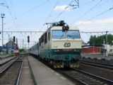 23.06.2008 - Přelouč: 150.010-7 přijíždí v čele R 869 Praha hl.n. - Brno hl.n. © PhDr. Zbyněk Zlinský