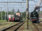 03.05.2009 - Jaroměř: odstavená souprava vozů Bam a 464.202 na vlaku do České Skalice © PhDr. Zbyněk Zlinský