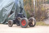 31.10.2009 - Solvayovy lomy: traktor ''Svoboda'' se proháněl podél kolejí © Mixmouses