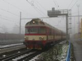 04.11.2009 - Jihlava: 954.002-2 přijíždí v čele opožděného Os 4876 /1180 Třebíč - Pardubice hl.n. © PhDr. Zbyněk Zlinský