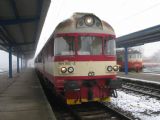 04.11.2009 - Jihlava: 954.002-2 odjíždí v čele R 1180 ''Doubrava'' Jihlava - Pardubice hl.n., vpravo 242.280-6 a 954.003-0 © PhDr. Zbyněk Zlinský