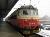 04.11.2009 - Jihlava: 242.280-6 v čele Os 14836 Jihlava - Havlíčkův Brod a 954.003-0 © PhDr. Zbyněk Zlinský