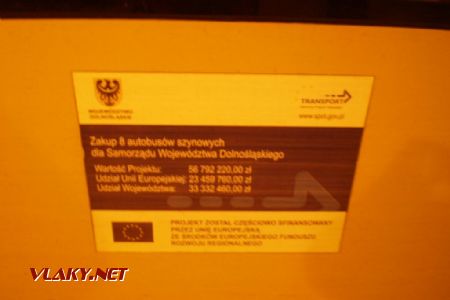 Samolepka na motorových vozech společnosti KD o spolufinancování EZ: v Polsku běžná věc. 30.10.2009 © Jan Přikryl