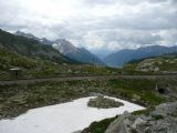 Původní a přeložené těleso Berninabahn pod jižní hrází Lago Bianco. 5.7.2009 © Tomáš Kraus