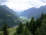 Z vlaku nad výhybnou Cadera je jezero Lago di Poschiavo jako na dlani… 5.7.2009 © Aleš Svoboda