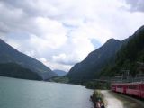 Cesta po břehu jezera Lago di Poschiavo. 5.7.2009 © Aleš Svoboda