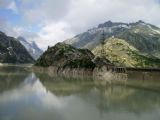 Ostroh s hotelem nad přehradou Grimselsee. 7.7.2009 © Jan Přikryl