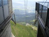 Pohled z horní stanice lanovky na Pilatus na celou trasu horní sekce. 12.7.2009 © Jan Přikryl