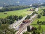 Stanice Alpnachstad na Zentralbahn připomíná z vlaku zubačky na Pilatus spíše modelovou železnici. 12.7.2009 © Jan Přikryl