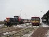 16.01.2010 - Jičín: 714.201-1 na Os 5504 Hradec Králové hl.n. - Turnov a 810.473-9 jako Os 5809 Nymburk hl.n. - Jičín © PhDr. Zbyněk Zlinský