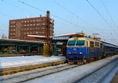 23.01.2010 - Pardubice hl.n.: 350 004-8 a EC 170 Hungaria © Karel Furiš