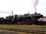 15.05.2004 - Pardubice hl.n.: 555.0153 v čele zvláštního vlaku 33306 do Liberce © PhDr. Zbyněk Zlinský