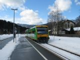 27.02.2010 - Bayerisch Eisenstein: souprava VT 23 + VT 19 RBG odjíždí jako Os 7574/RB 32425 Špičák - Plattling © PhDr. Zbyněk Zlinský