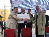 04.05.2010 - Jihlava: předání certifikátu o zajištění vozů pro kraj Vysočina © PhDr. Zbyněk Zlinský