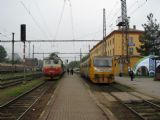 04.05.2010 - Jihlava: 242.281-4 na Os 8364 do Havl. Brodu a 814.042-8/914.042-7 jako Os 4877 do Třebíče, vzadu zálohová 210.015-4 © PhDr. Zbyněk Zlinský