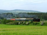 Prossek Express stúpa k žst. Horná Štubňa, 29.5.2010, © Petr Štembírek