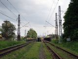 prvý, nový, kladkový, trolejový stožiar je znakom že tu prebieha modernizácia, 29.5. 2010, ©Radovan Plevko