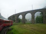 30.05.2010 – Brusio: svetoznámy oblúkový viadukt medzi stanicami Brusio a Campascio z RE 1625 © Ivan Schuller