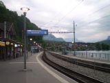 01.06.2010 – Brienz: nástupište v stanici Brienz pred príchodom IR 2236 z Luzernu do Interlakenu Ost. © Ivan Schuller