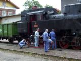30.08.2003 - Trutnov hl.n.: 423.009 se připravuje na oslavy 95. výročí trati Trutnov - Teplice n.M. © PhDr. Zbyněk Zlinský