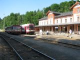 02.07.2010 - Tanvald: 810.673-4 jako Os 26209 do Kořenova, 843.013-4 + 943.007-5 jako Os 16240 Harrachov - Liberec a zahraniční šotouši © PhDr. Zbyněk Zlinský