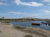 04.06.2010 - Mahdia: pradávný přístav s majákem v pozadí © PhDr. Zbyněk Zlinský