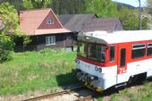 913 022 „Danka“ při odjezdu z Vysoké nad Kysucou dne 8.5.2009 jako Os 4006 © Marek Kováč