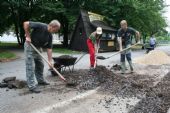 Úprava zvršku na stanici Brána; 7.8.2010 © Mário Katrinec