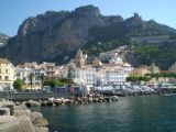 02.08.2010 – Amalfi: mestečko Amalfi z prístavu © Ivan Schuller