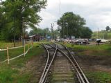 28.08.2010 - Chabówka: zvolna se plnící parkoviště před Skansenem © PhDr. Zbyněk Zlinský