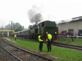 28.08.2010 - Chabówka, Skansen: TKt48-191 s historickými osobními vozy a lidičky kolem © PhDr. Zbyněk Zlinský