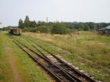 Odstavné úzkorozchodné koleje na nádraží v Gulbene s vraky osobních vozů. 17.8.2010 © Jan Přikryl