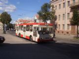 Vilnius: trolejbus typu 14 Tr ev. číslo 2465 (r.v. 1986) nedaleko zastávky Traku gatve v centru. 20.8.2010 © Jan Přikryl