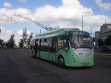 Vilnius: nový běloruský trolejbus Belkomunmaš AKM-420 ''Vitovt'' na konečné Pašilaičiai. 20.8.2010 © Jan Přikryl