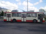 Vilnius: trolejbus typu 14 Tr ev číslo 2549 (r.v. 1989) během pobytu na konečné Pašilaičiai. 20.8.2010 © Jan Přikryl