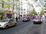 01.05.2004 - Vídeň: prvomájový průvod na Mariahilferstrasse © PhDr. Zbyněk Zlinský